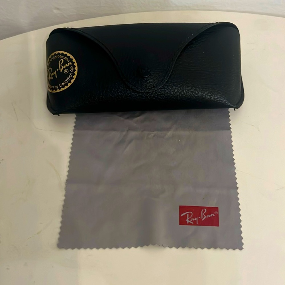 Ray Ban glasses case/ cleaning cloth